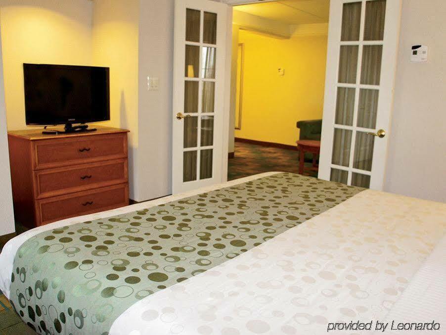 La Quinta By Wyndham Atlanta Conyers Hotel Ngoại thất bức ảnh